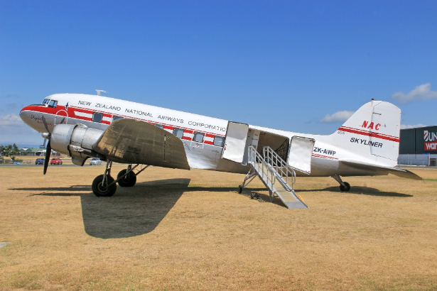 DC3 Plane-547